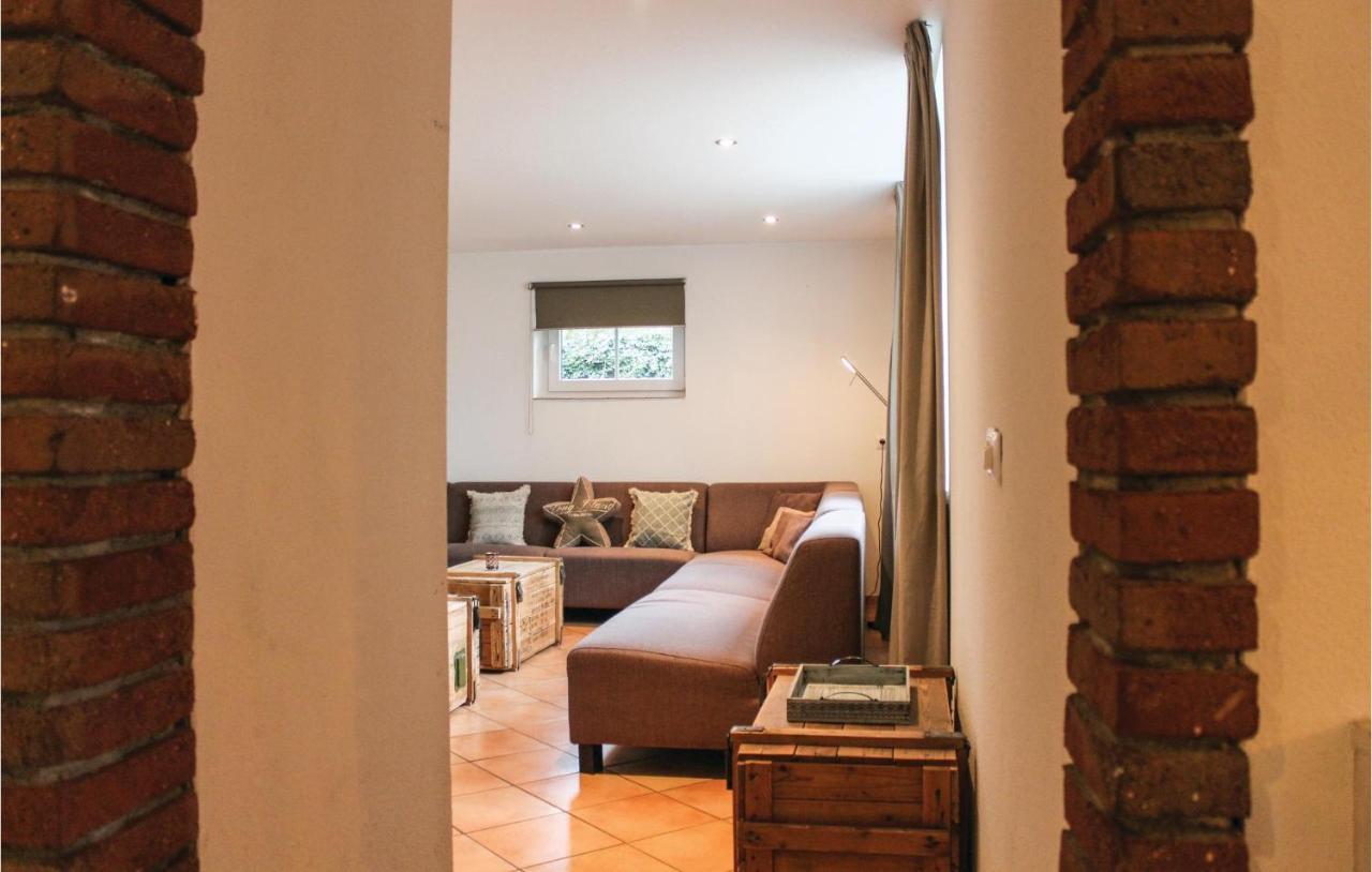 Five-bedroom In *