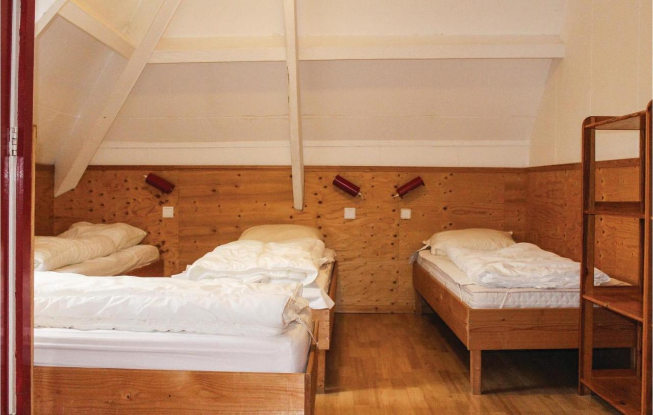 Five-bedroom In Appartement